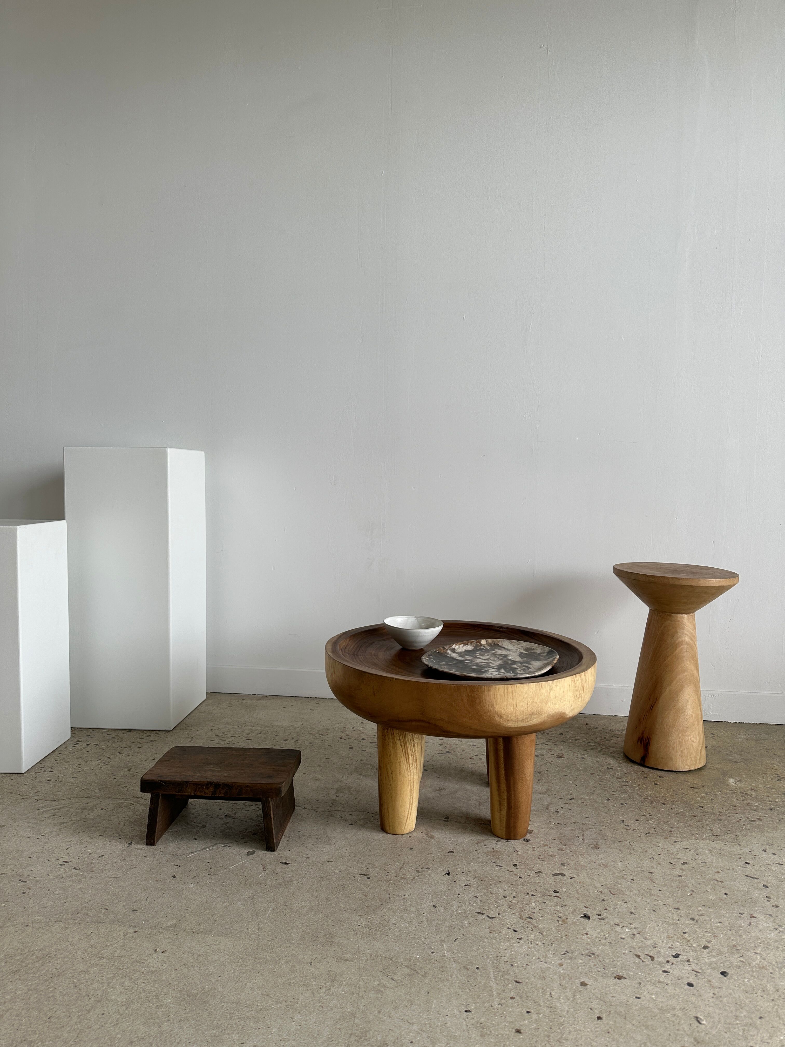 Coffee table, quadripod suar coffee table