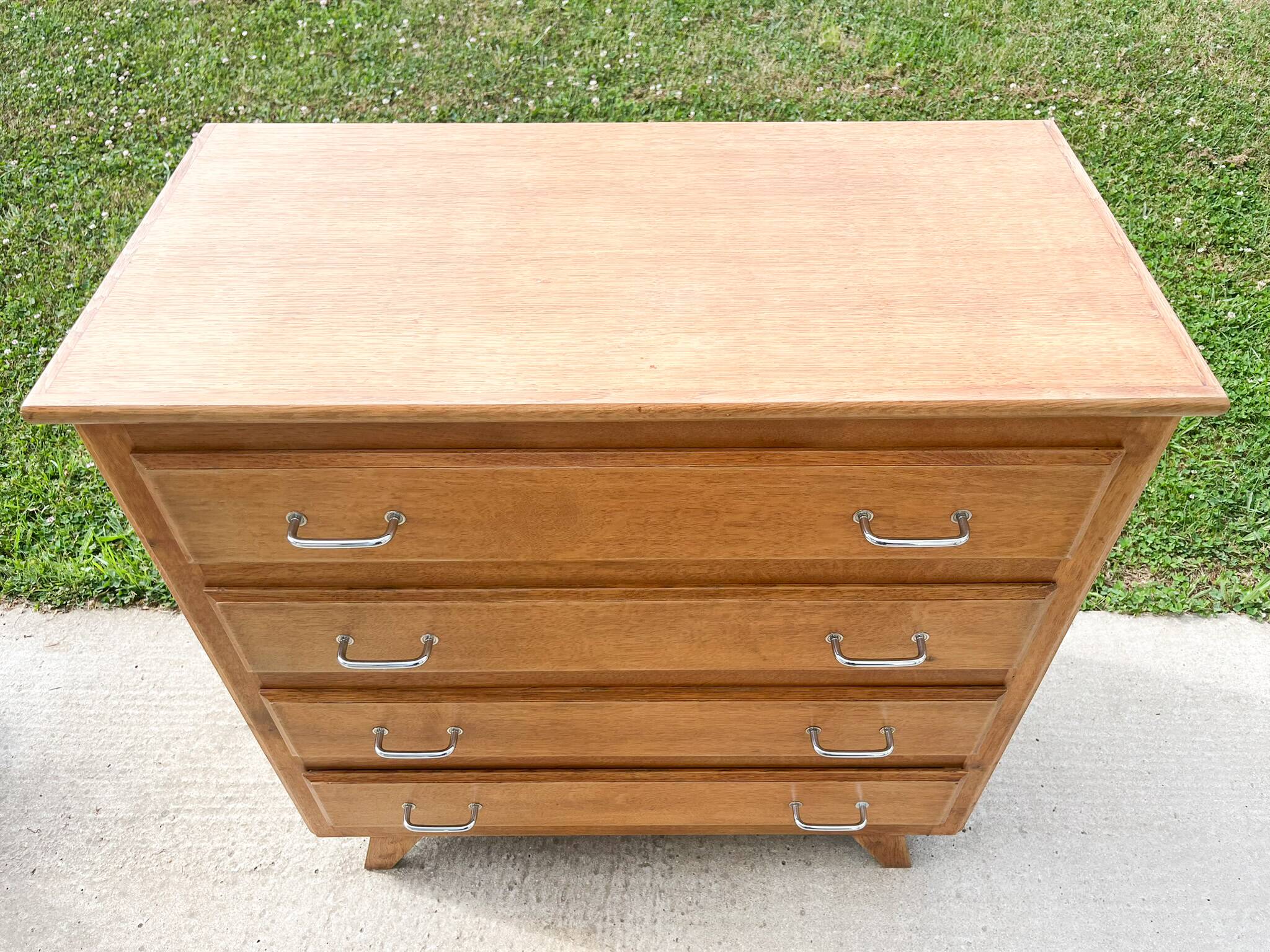 Scandinavian style 4-drawer chest of drawers