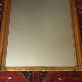 Large Louis Philippe mirror gilded with leaf. 137 x 99 cm.