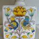 Lampe de table en faïence à décors d'oiseaux et de fleurs