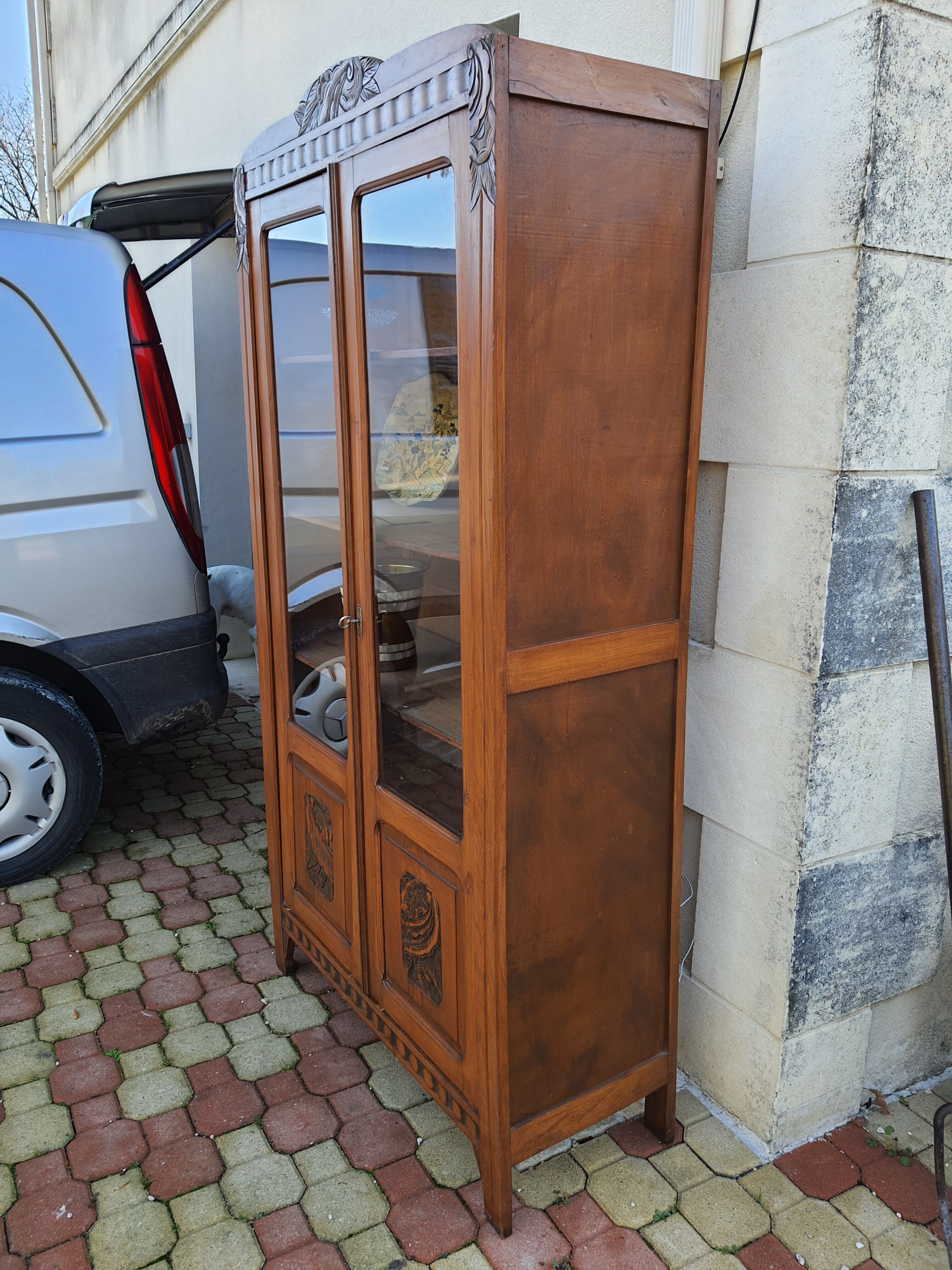 Parisian window cabinet