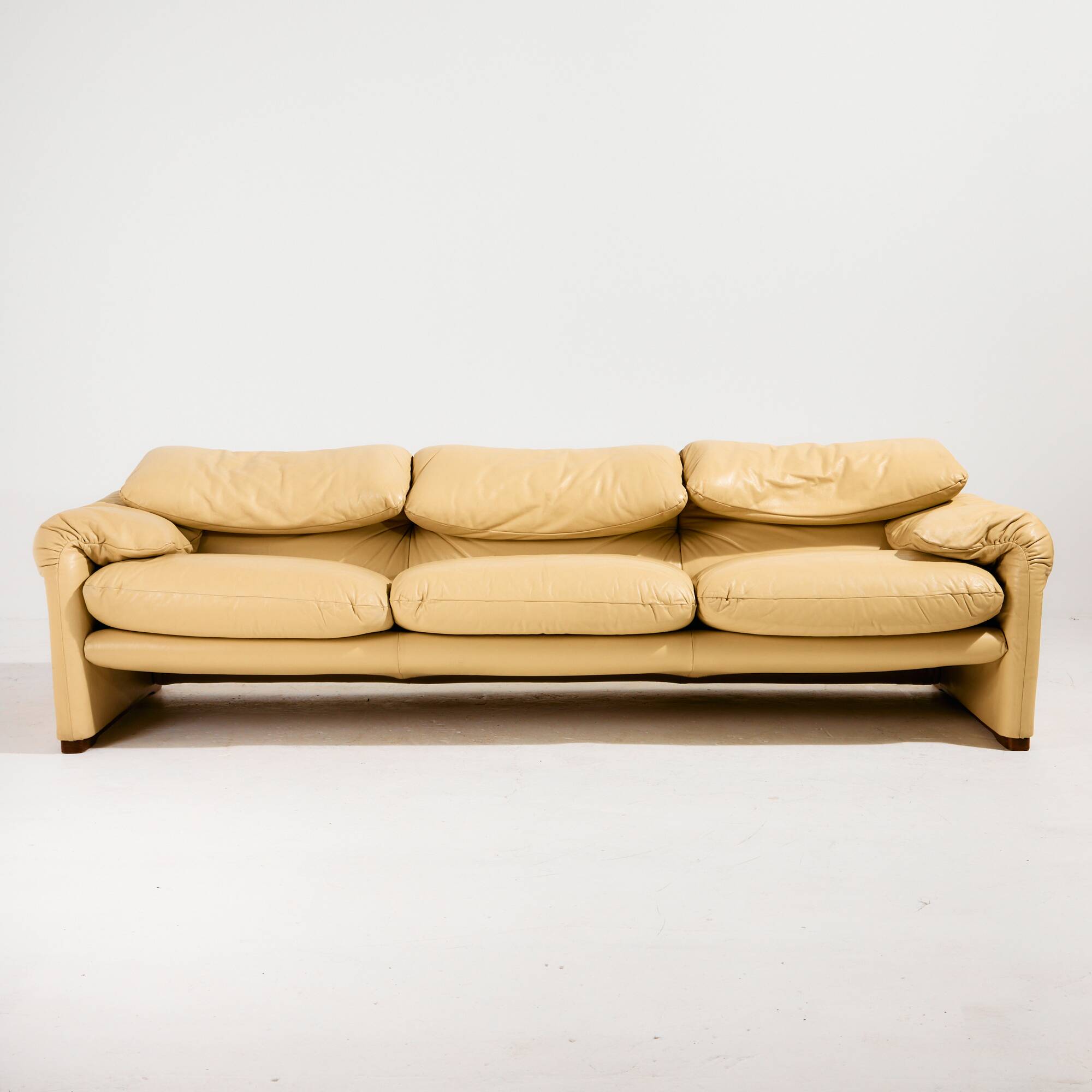 Maralunga leather set by Vico Magistretti for Cassina, Set of 3