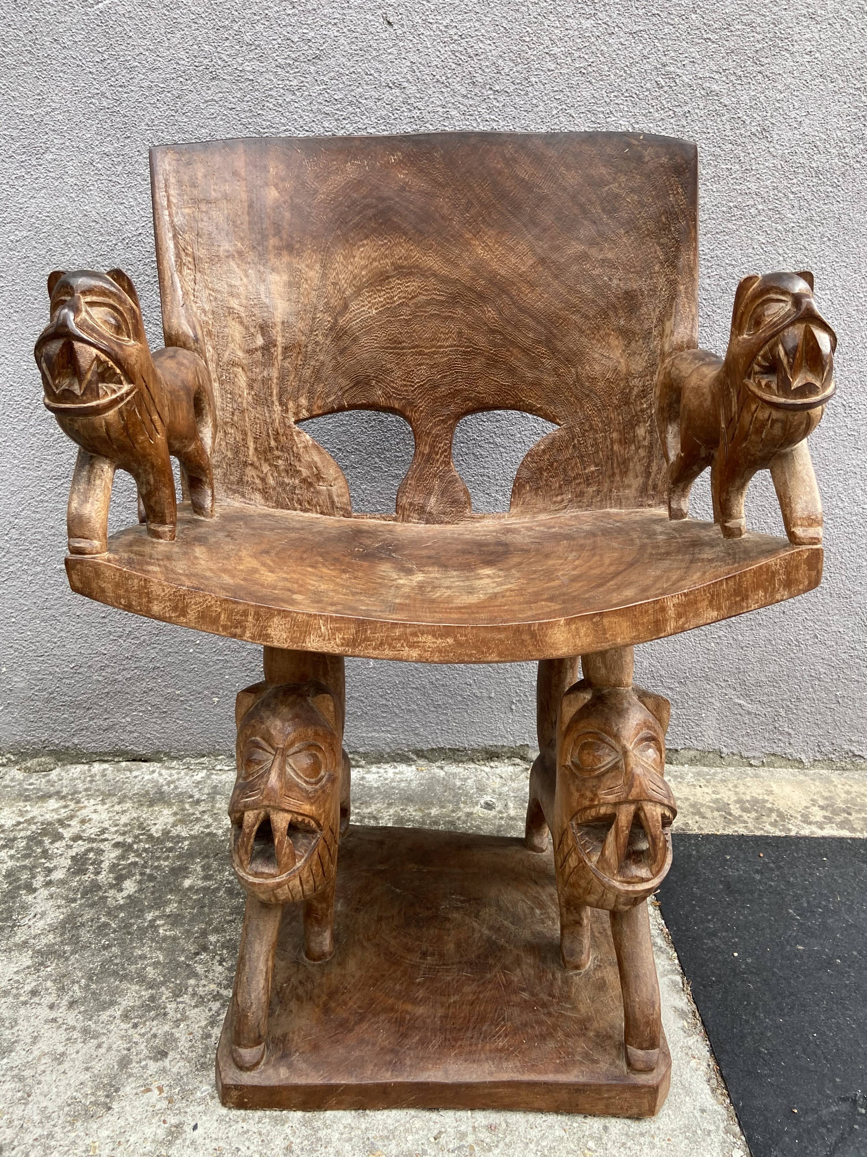 Wooden African lounge