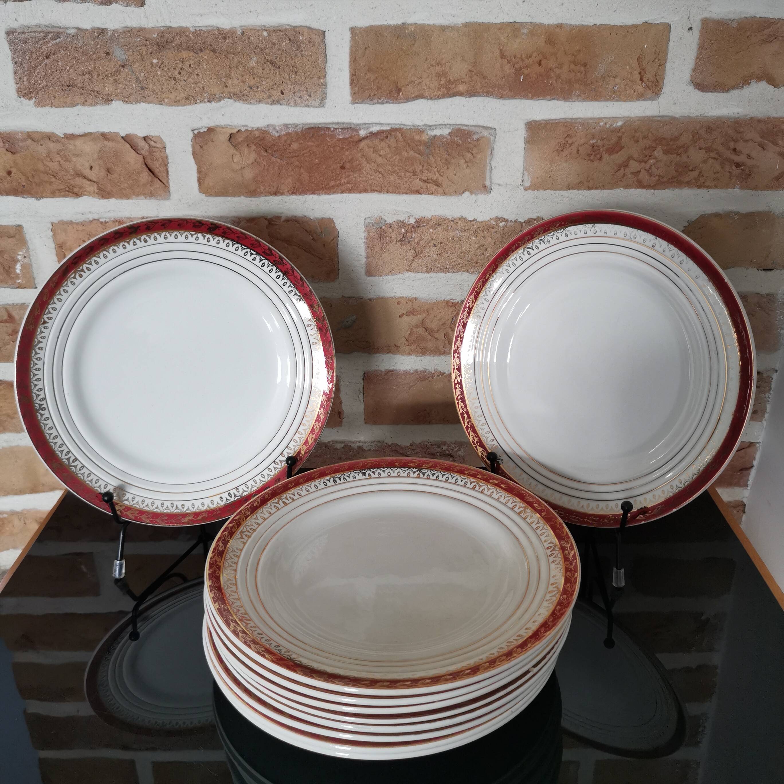 10 Ceranord porcelain dessert plates