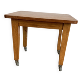 Table basse vintage à roulettes