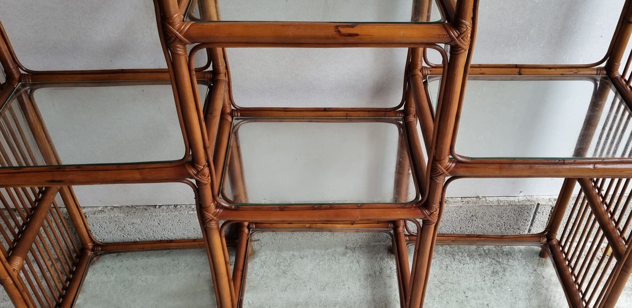 Bamboo rattan and glass shelf pier import 80s