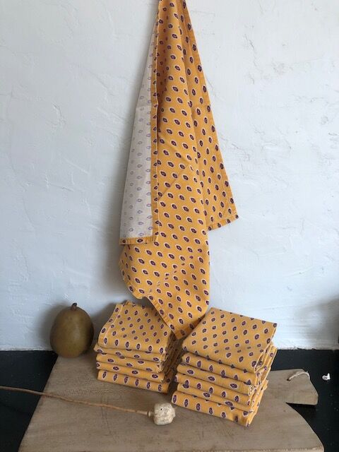12 yellow Table towels Provençal motifs