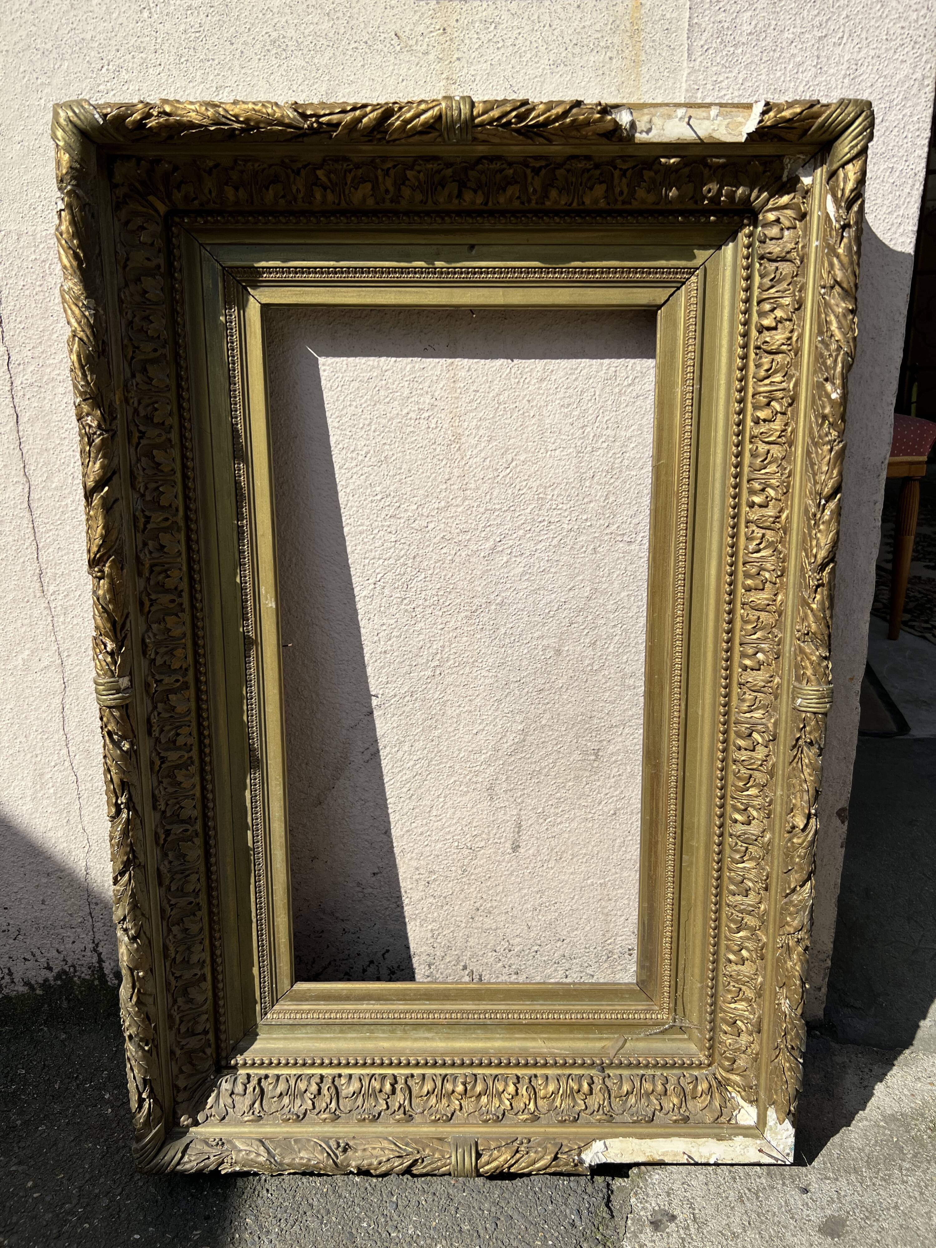 Solid wood frame and plaster molding