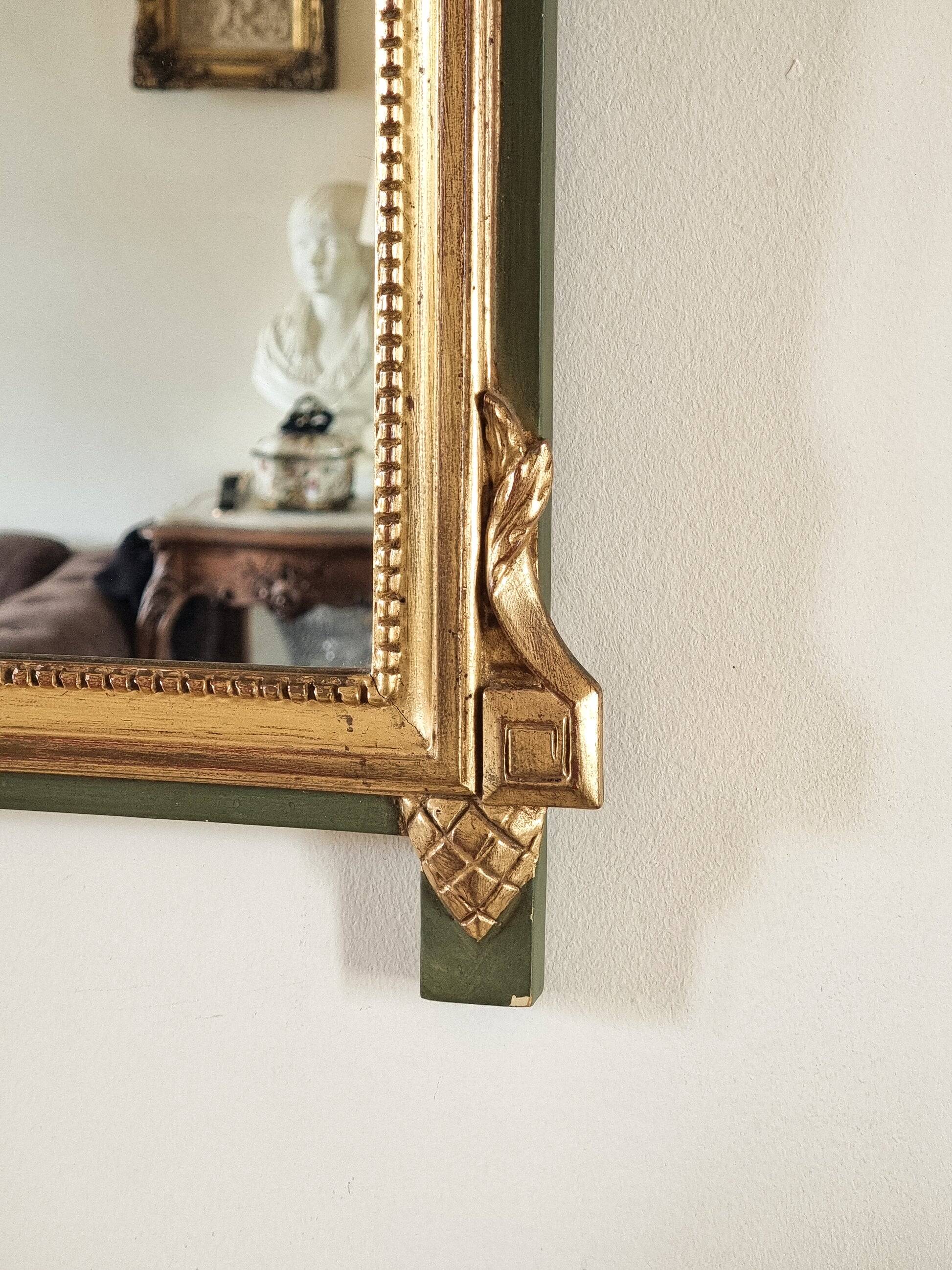 The Louis XVI - pediment mirror