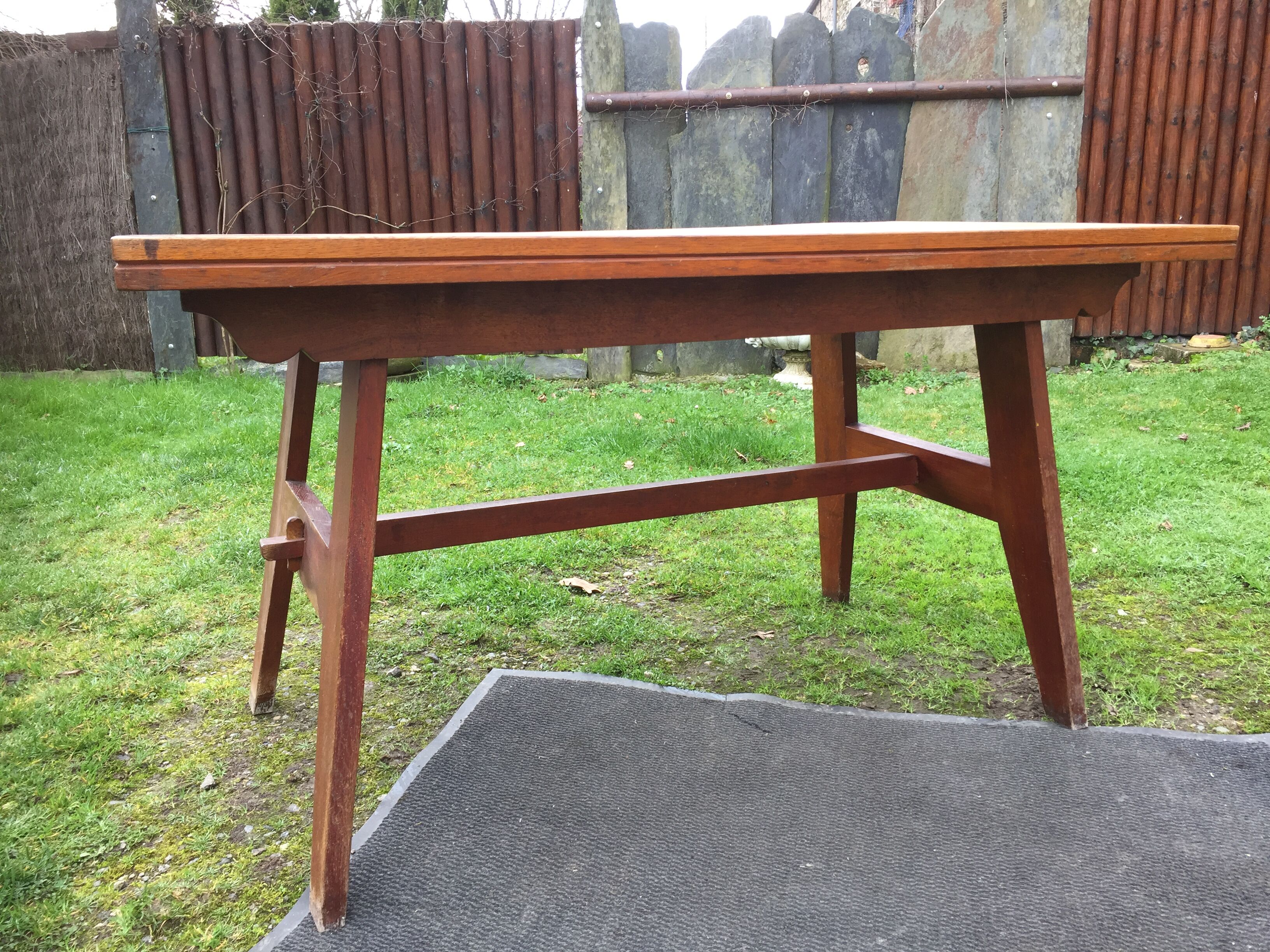 Table vintage René Gabriel pieds compas en chêne d’époque reconstruction