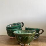4 glazed earthenware cups