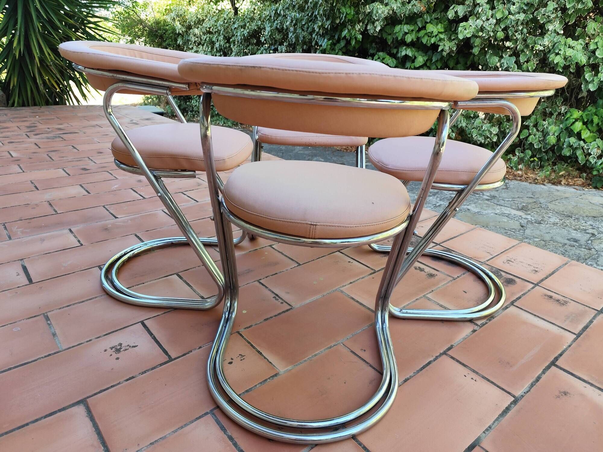 Set of 4 Modernist Swiss Zug Victori Dining Room Armchairs
