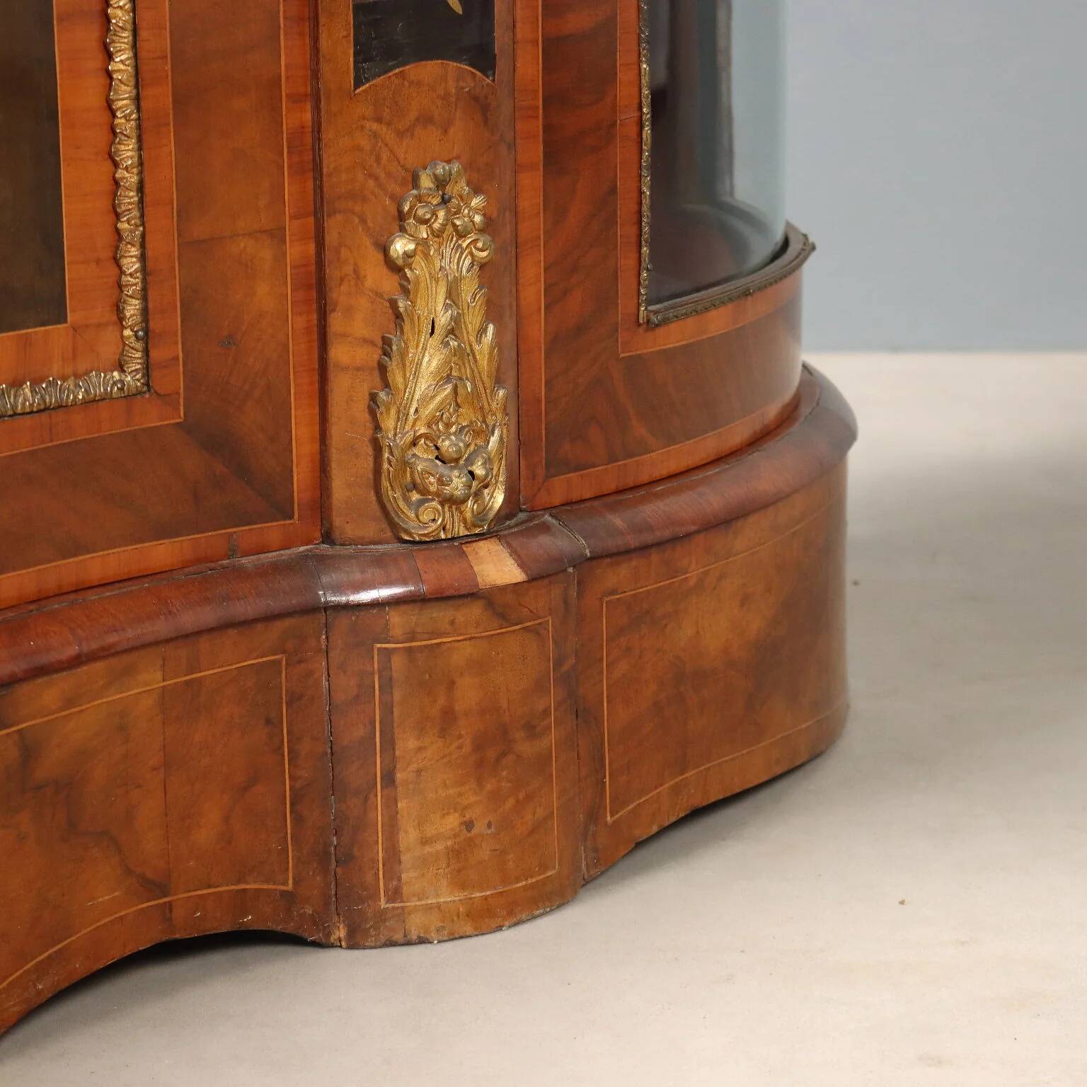 Antique cabinet in various types of wood, United Kingdom, 19th century.