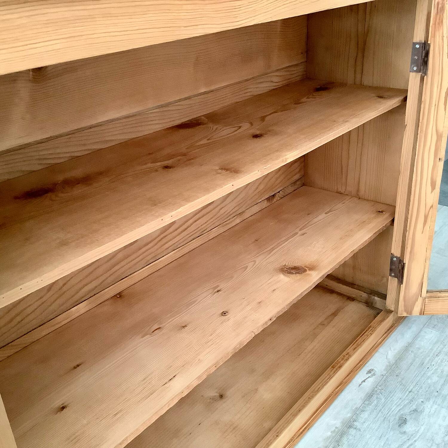 Parisian buffet dresser