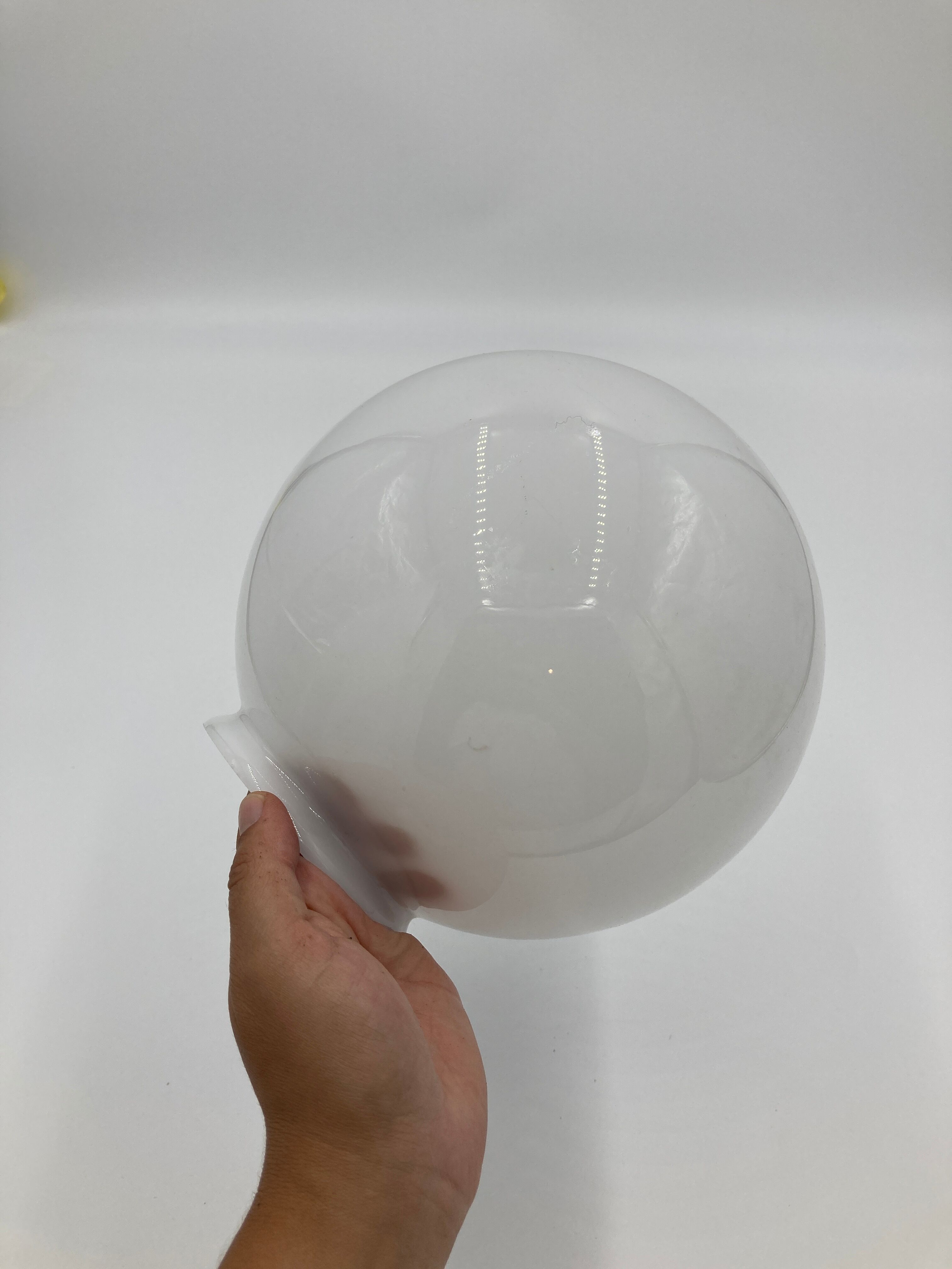 Globe 20cm in white glass