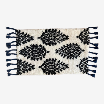 Tapis de laine noué à la main, noir et blanc avec franges bleues, 46x60 cm