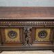 Buffet cabinet style Renaissance a caches secretes en noyer et orme époque