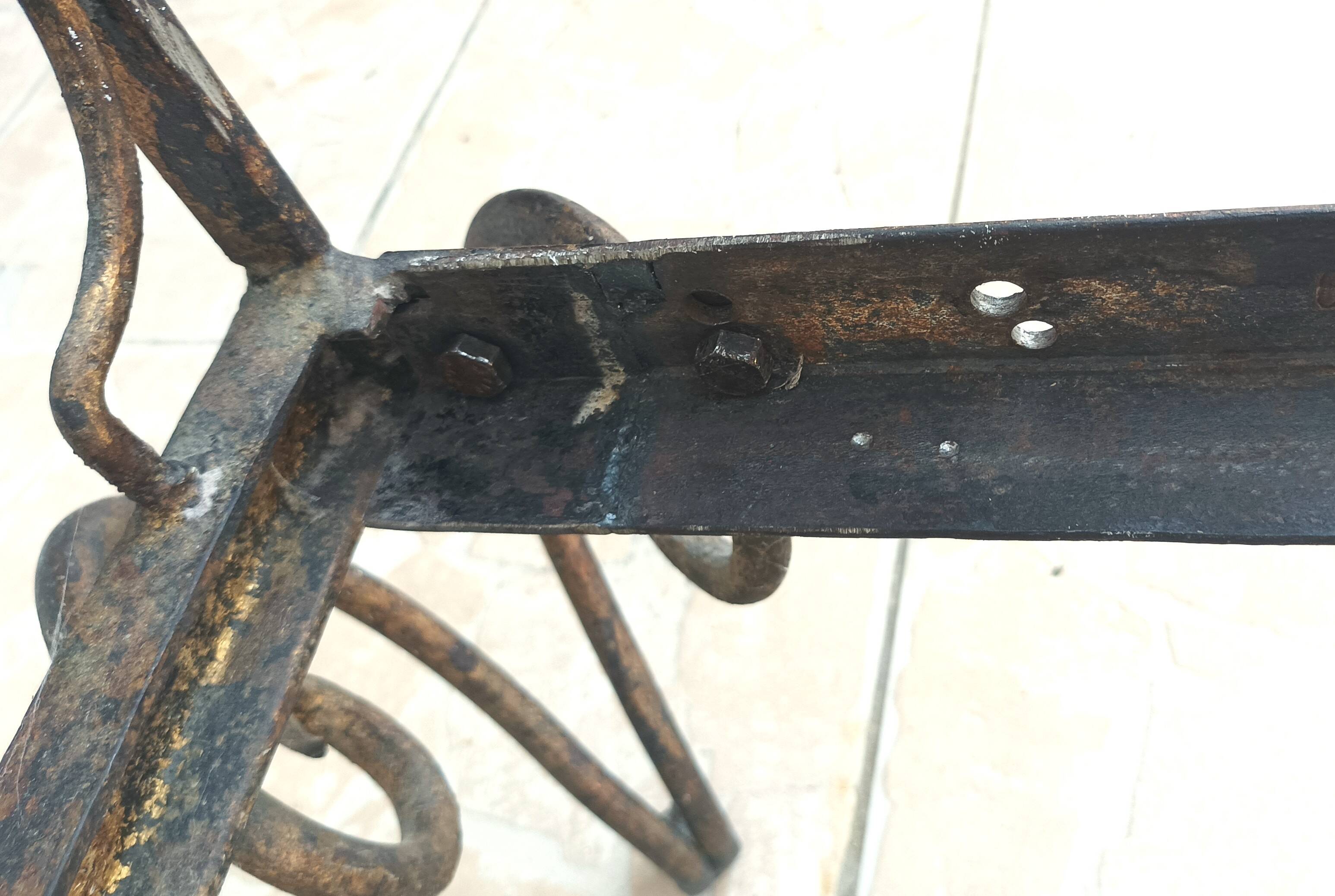 Lit style Louis XV en fer forgé