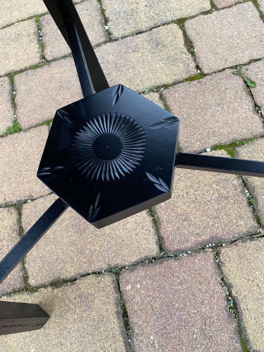 Hexagonal side table in black painted wood, engraved floral decoration, 1920s vintage style.