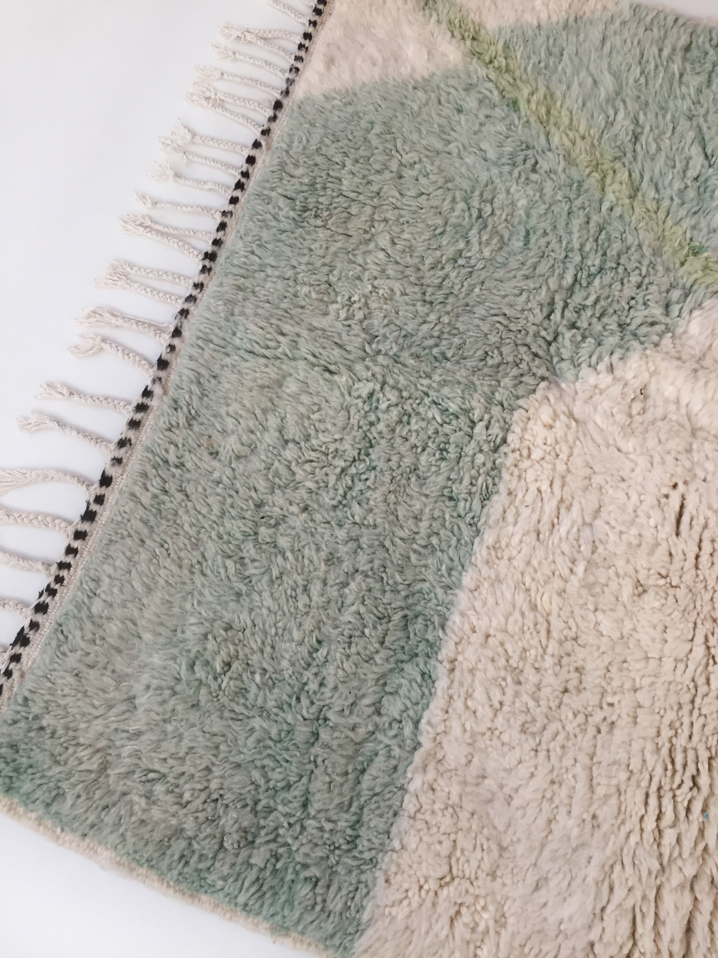 Moroccan Berber carpet Beni Ouarain 153x120cm