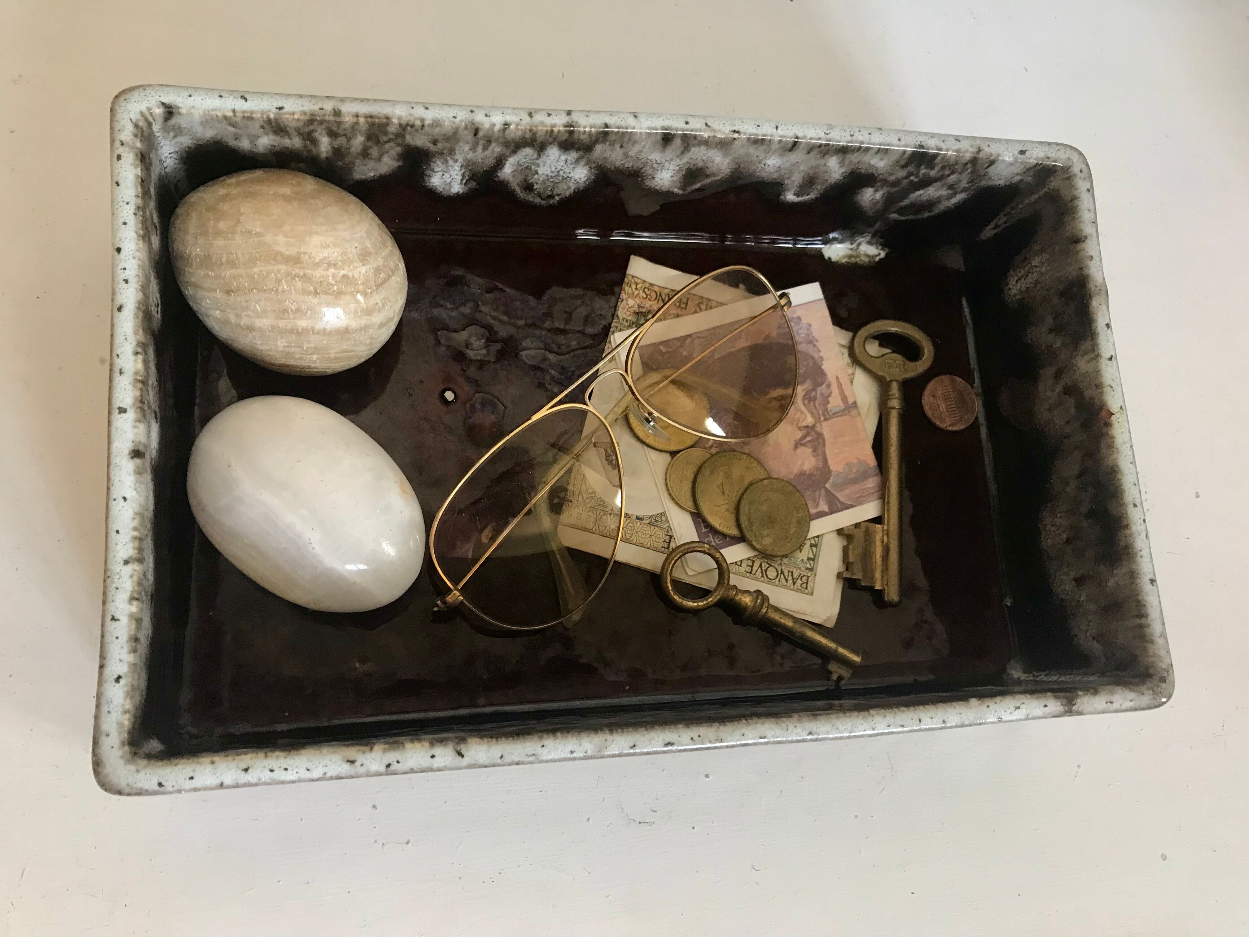 Vintage ceramic pocket