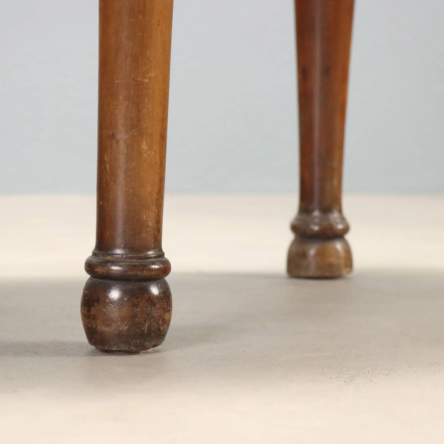 Half-moon console in walnut - Italy 19th century