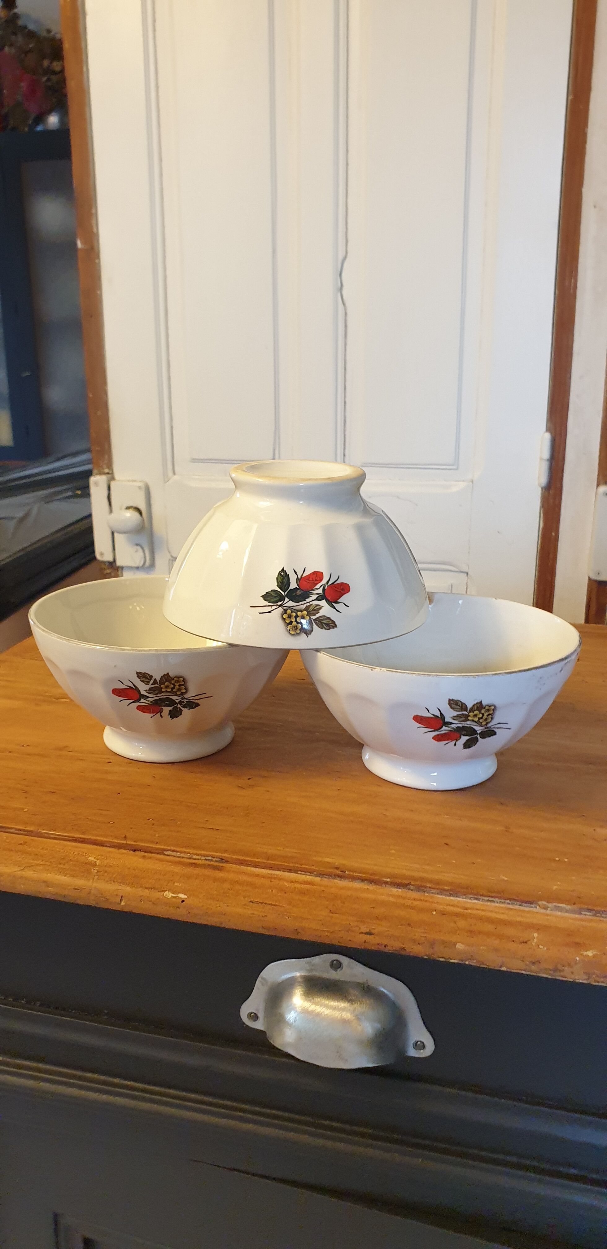Set of three bowls