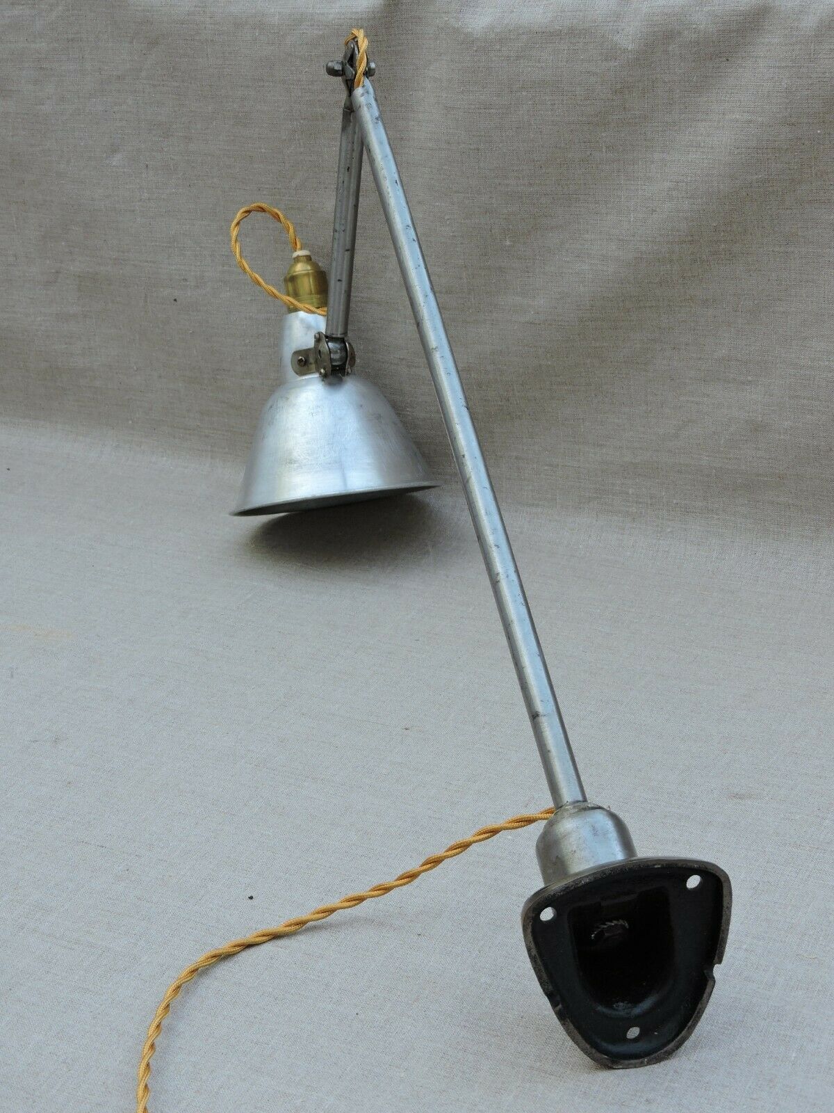 Vintage lamp apply mazda large model workshop wall