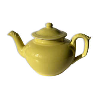 Vintage teapot with yellow filter