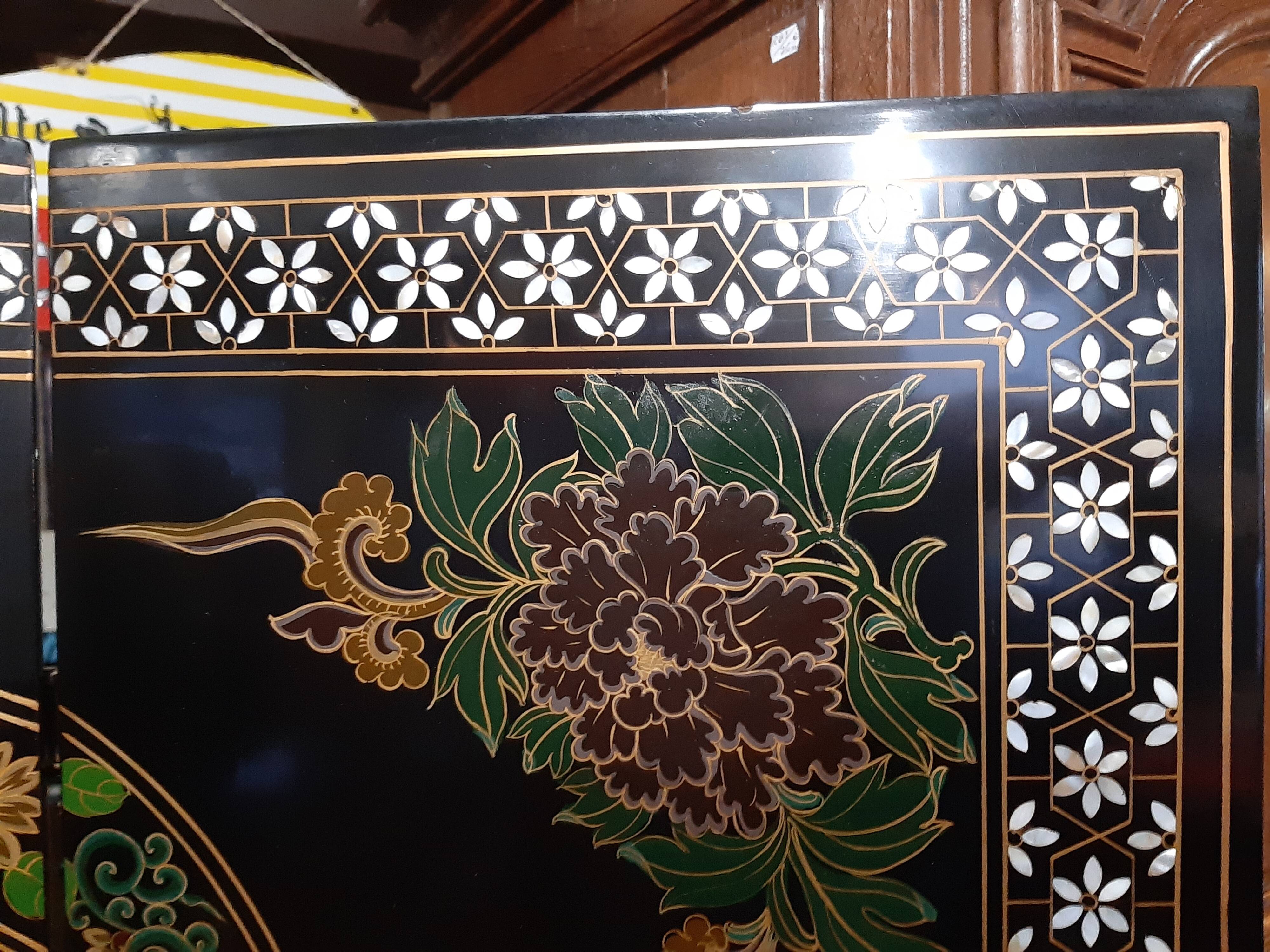 Chinese screen laqué wood and stone marquetry