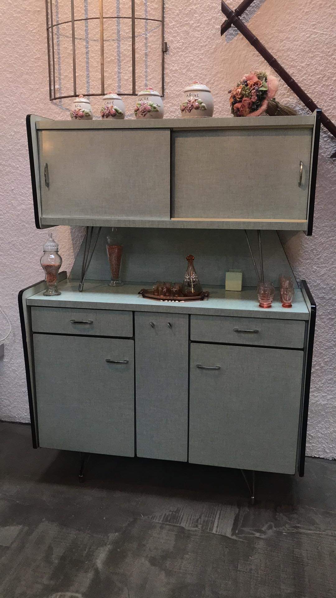 Buffet formica 50s almond green