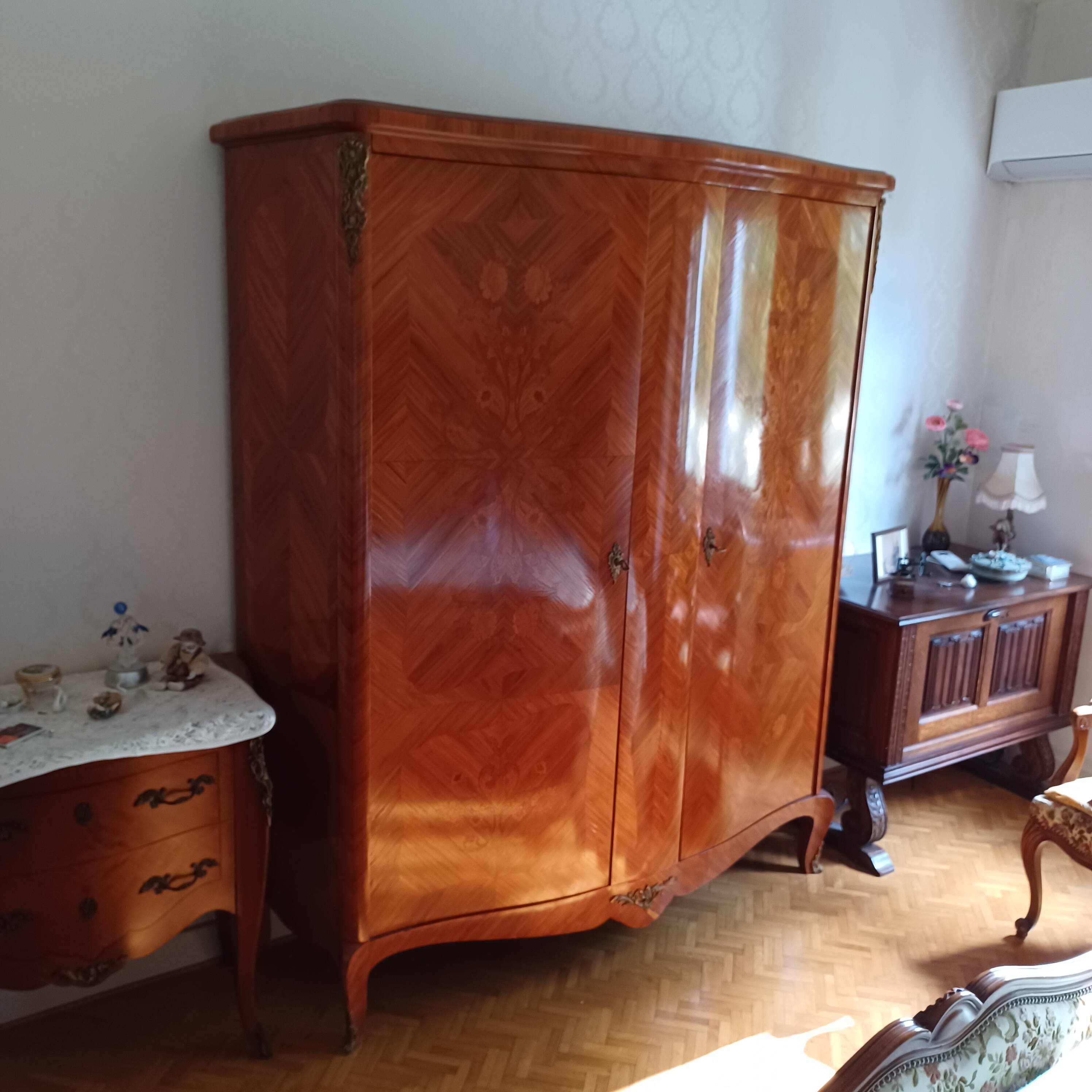 Armoire