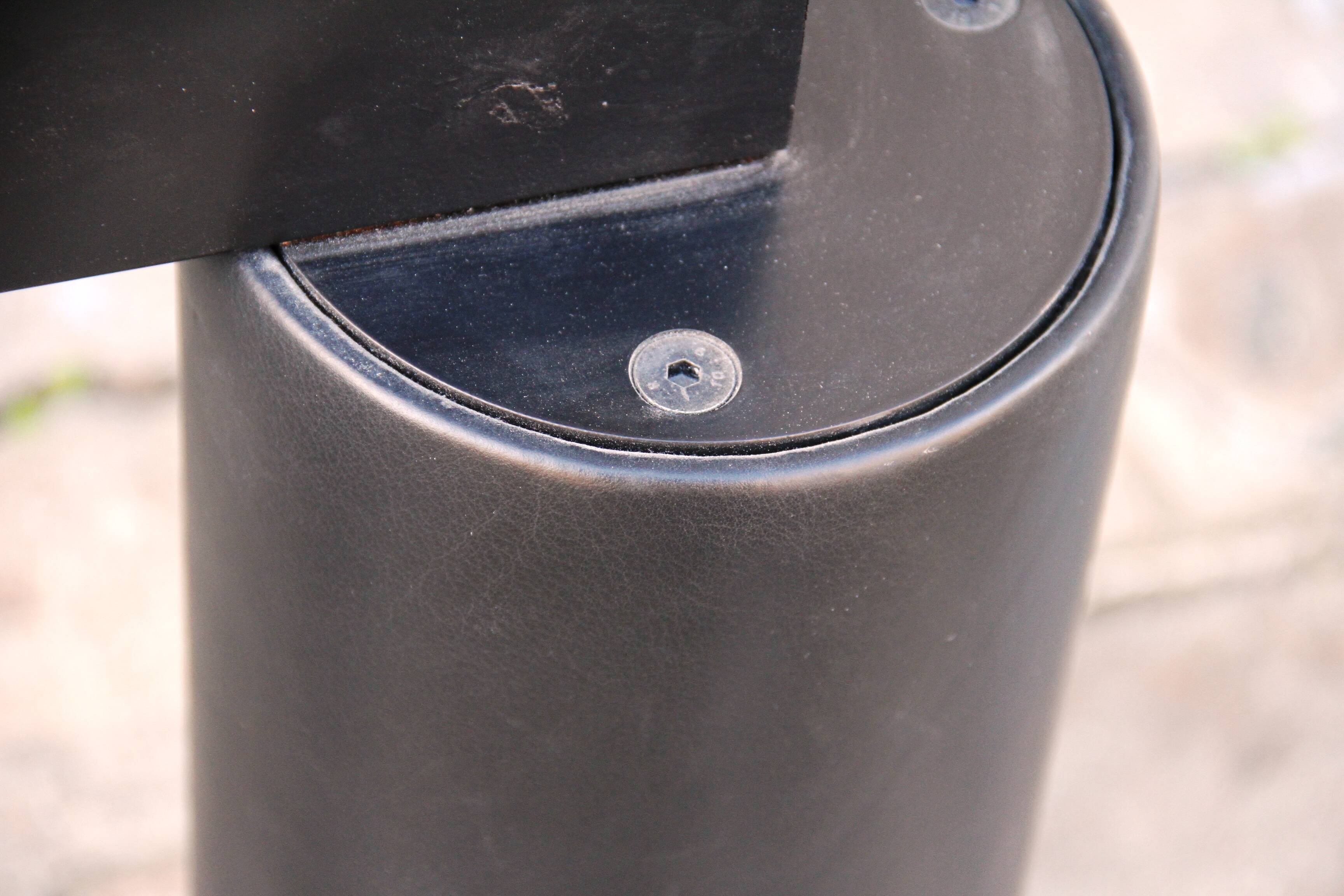 CEO Cube Meeting Round Table, Poltrona Frau