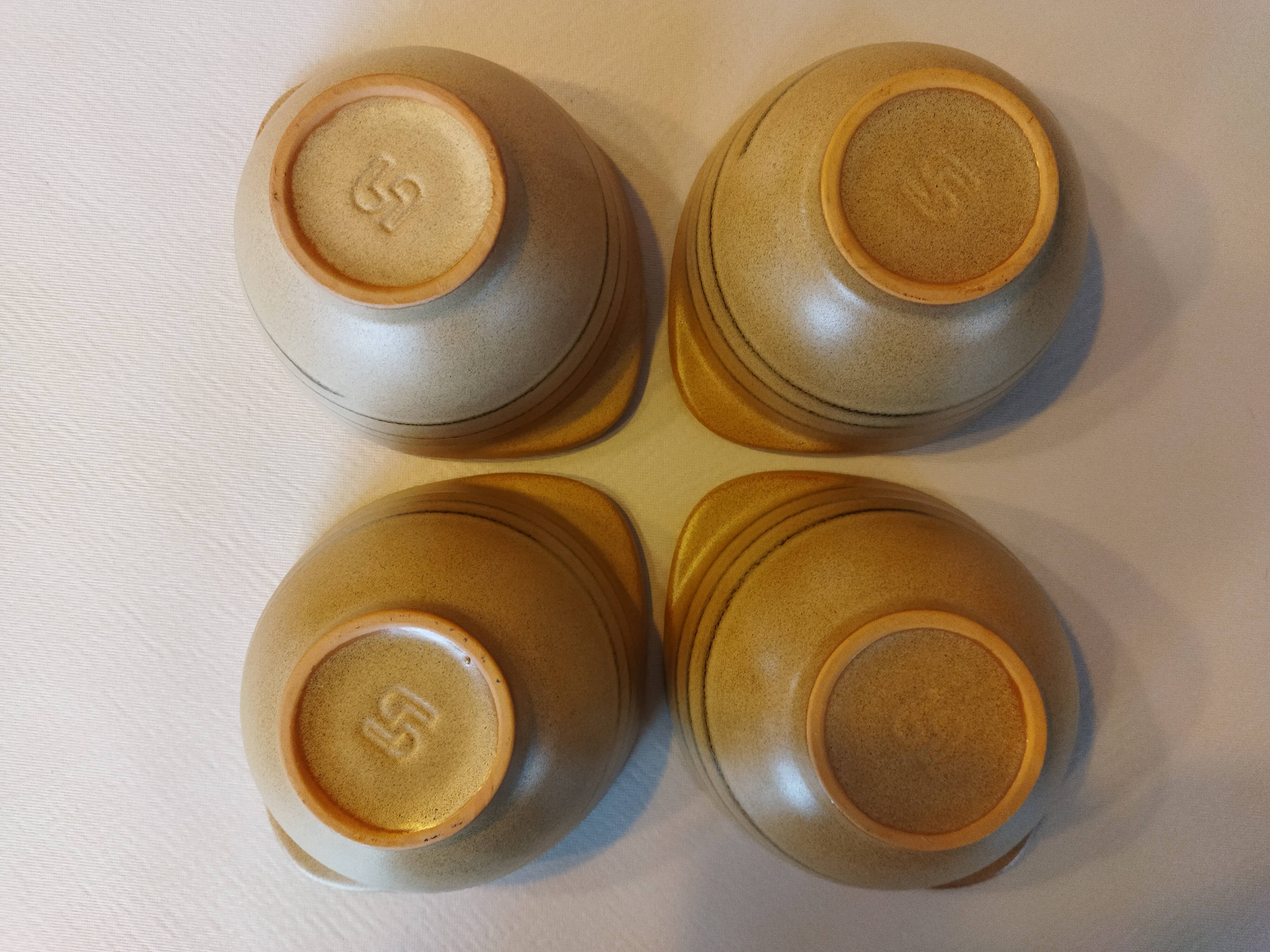 4 ear bowls in Sarreguemines sandstone