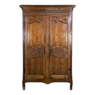 Norman wardrobe in solid pine