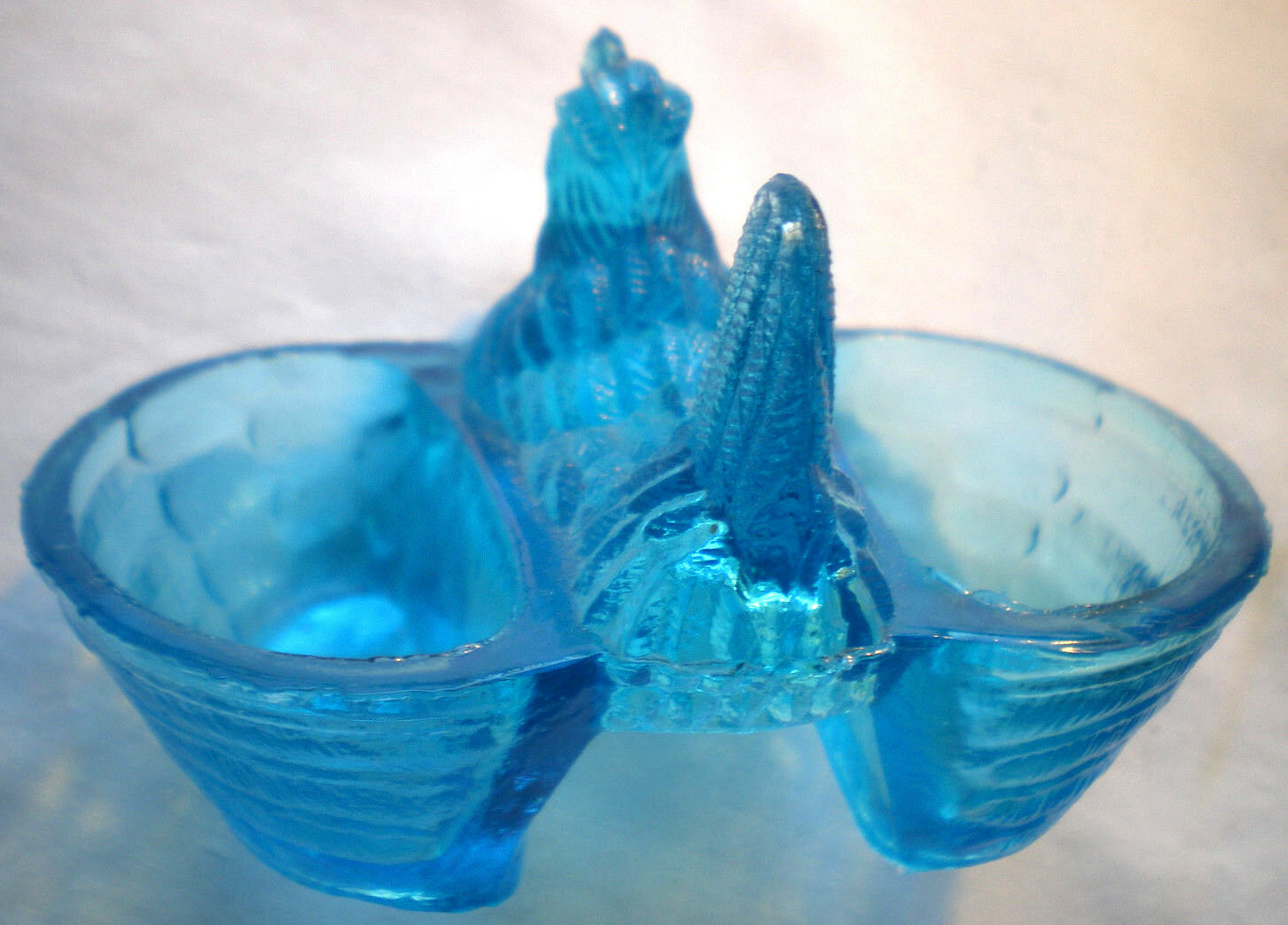 Beautiful Art Deco salt shaker in vallérysthal blue glass: A POOL
