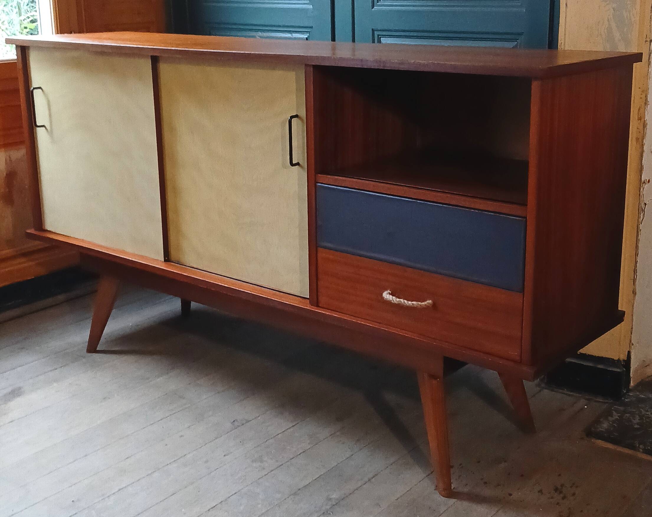 Sideboard with compass feet in wood and formica