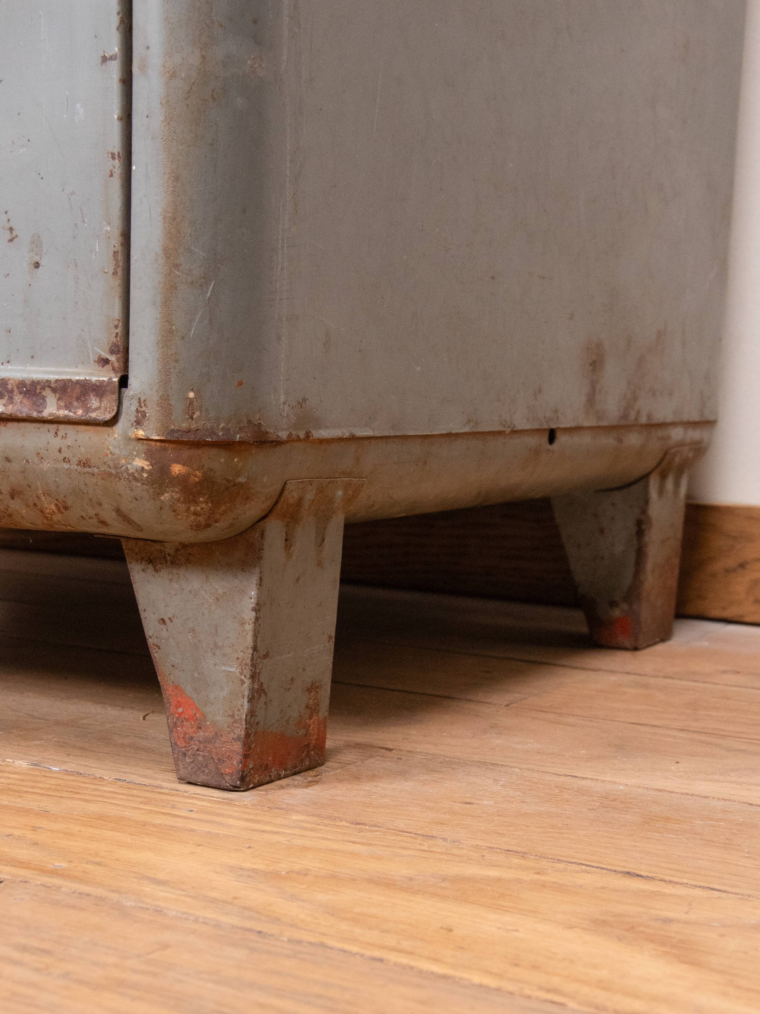 Industrial locker room