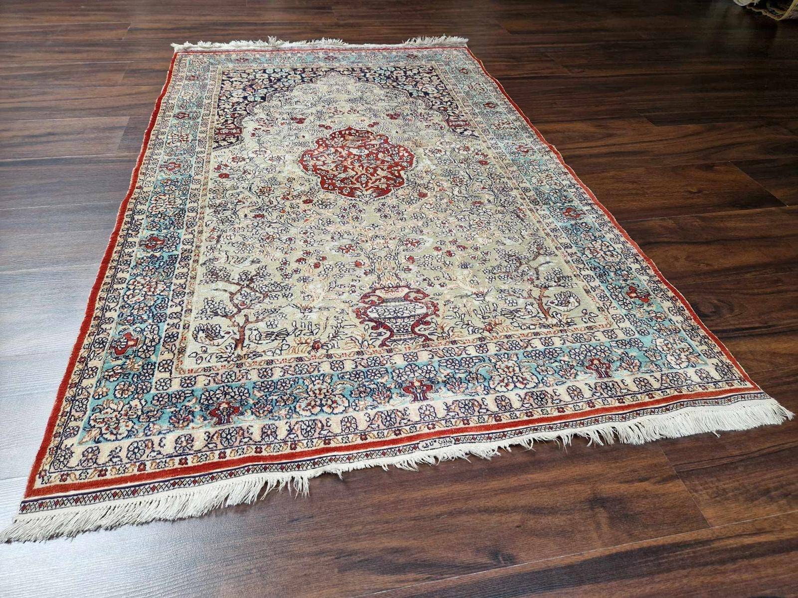 Antique Beijing rug, 1930 – silk on silk – 126x184 cm – exceptional piece