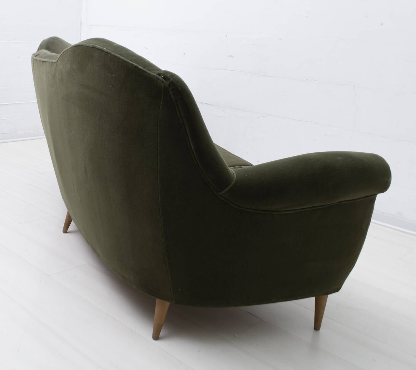 Mid-Century Modern Italian Velvet Curved Sofa, 1950s