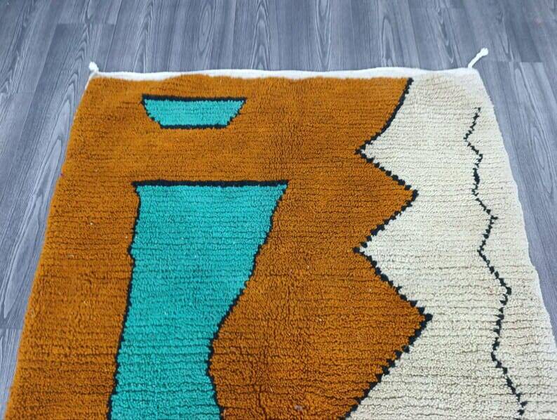 Handmade traditional pure wool rug, size 250 x 250 cm