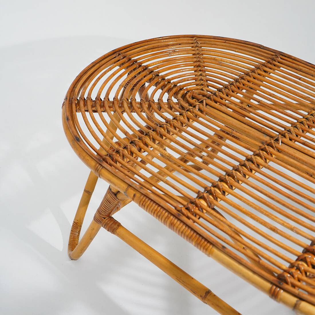 Table basse ovale en osier, années 1950
