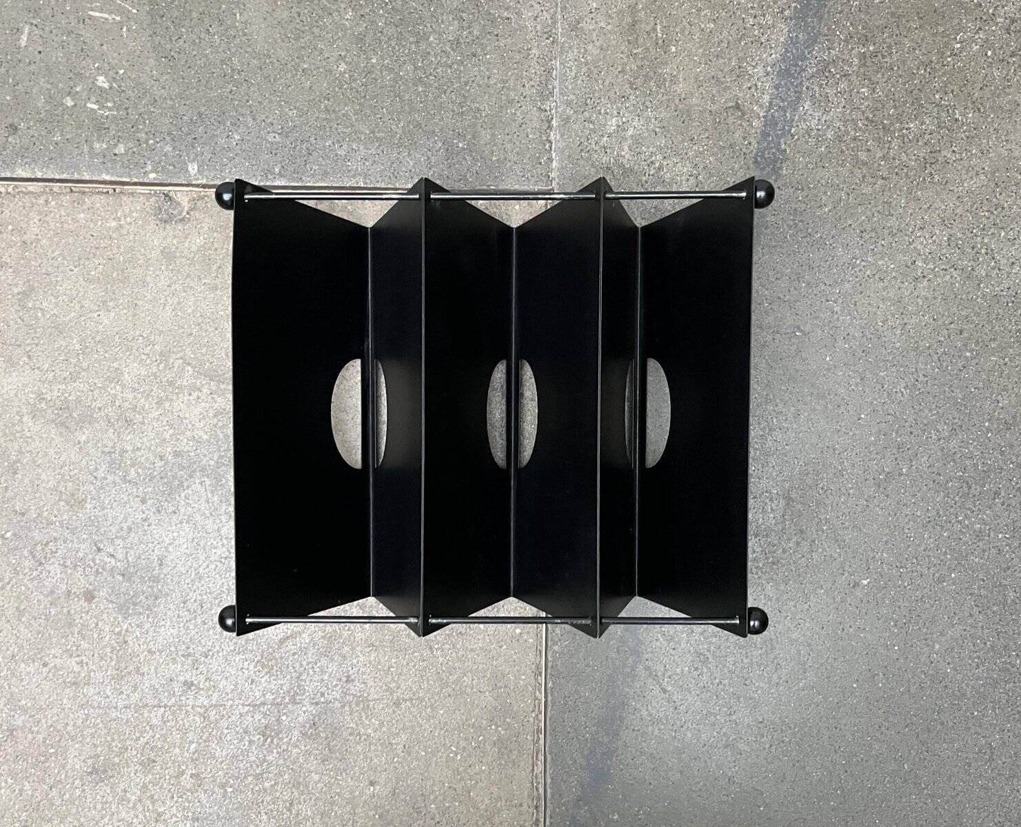 Postmodern Italian metal magazine rack, 1980s