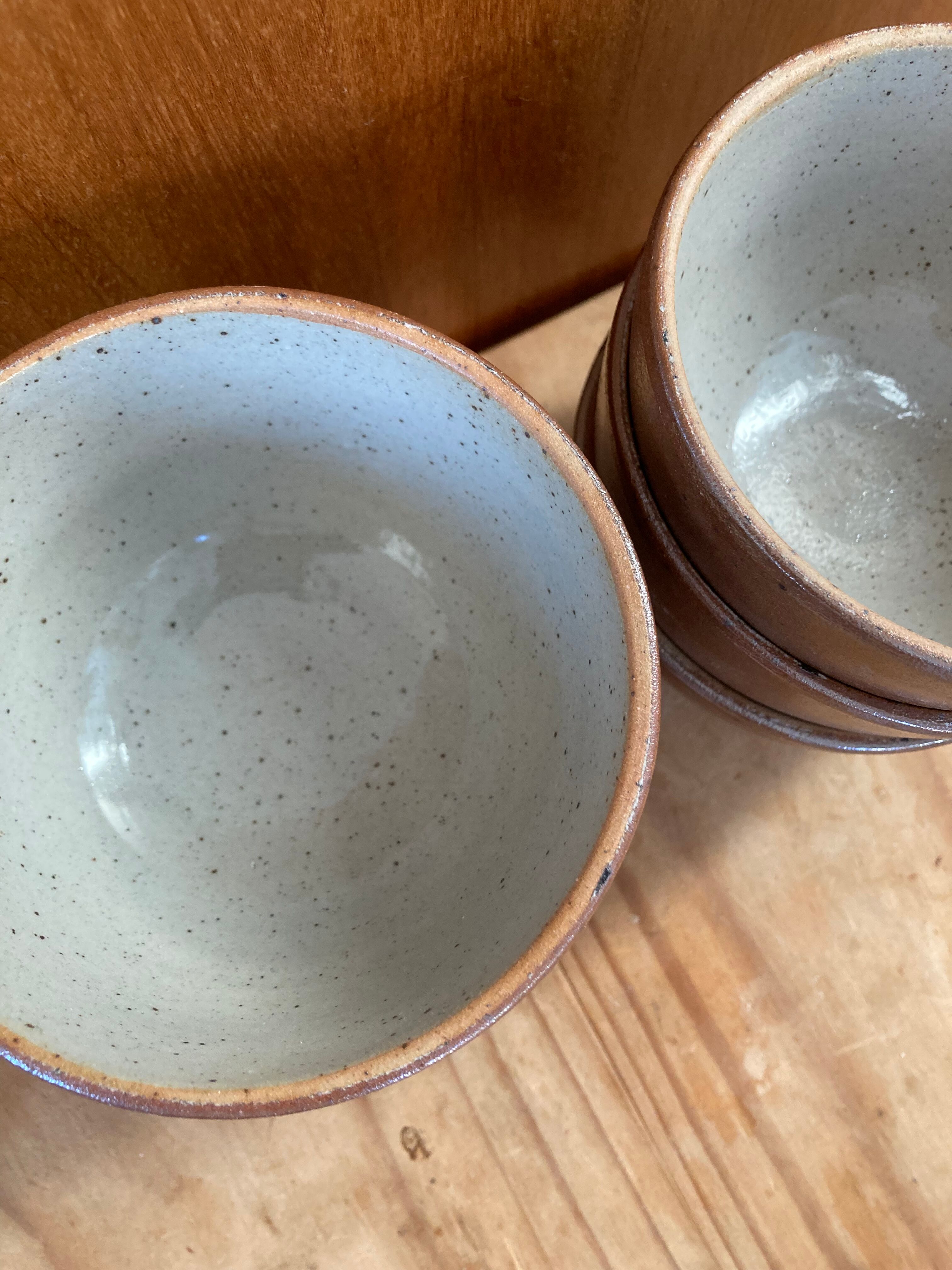6 stoneware bowls