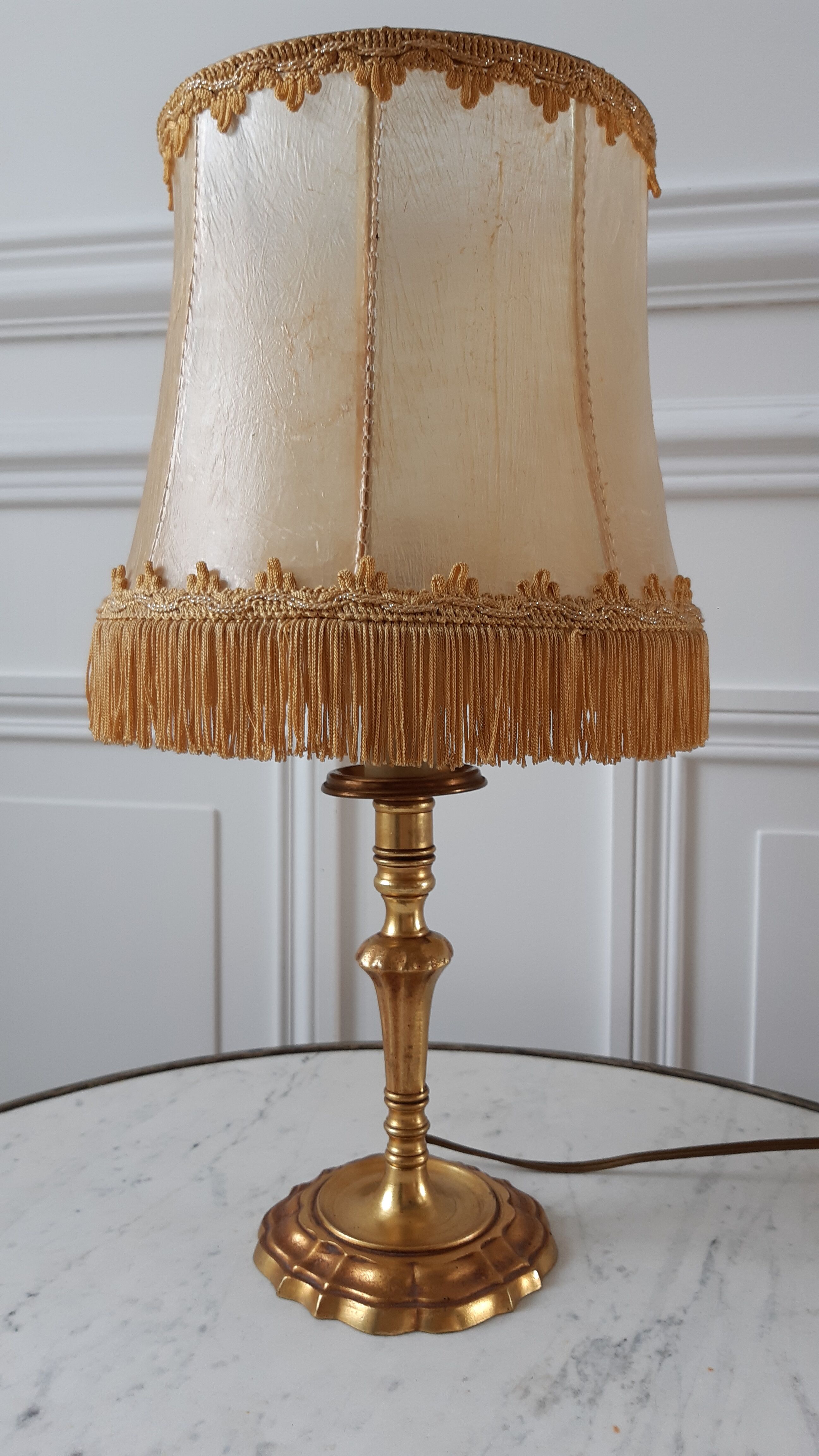 Old lamp in gilded steel and mother-of-pearl lampshade 60-70s