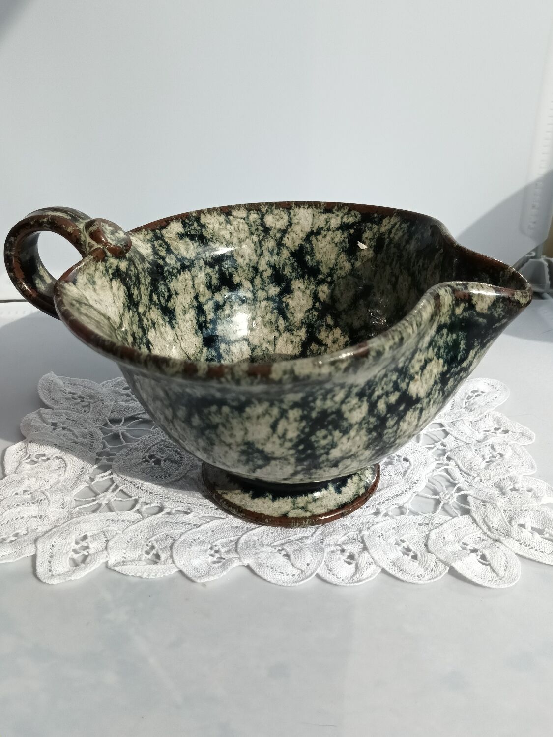 Container with spout