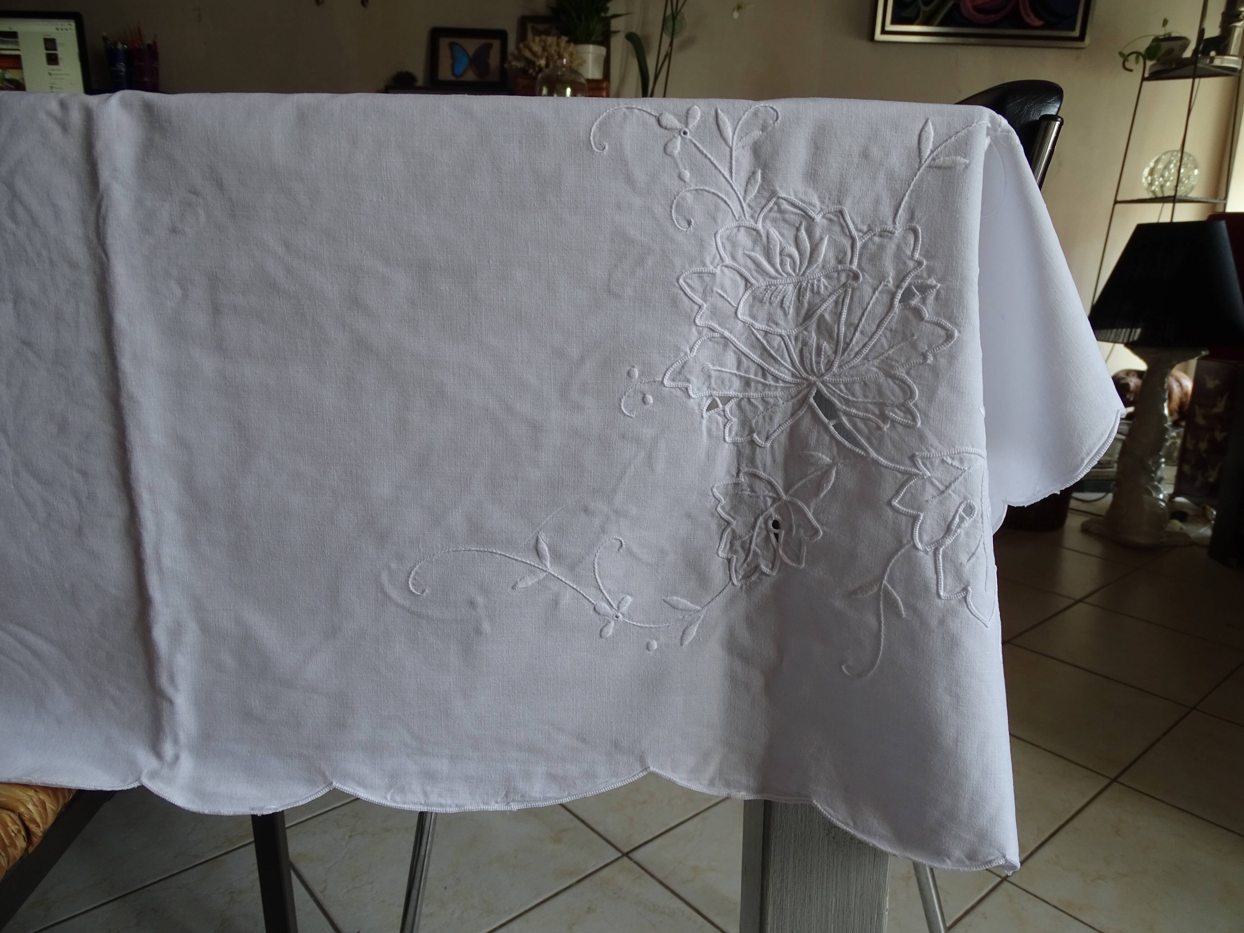 Tablecloth and 8 matching cotton towels - 200 x 160