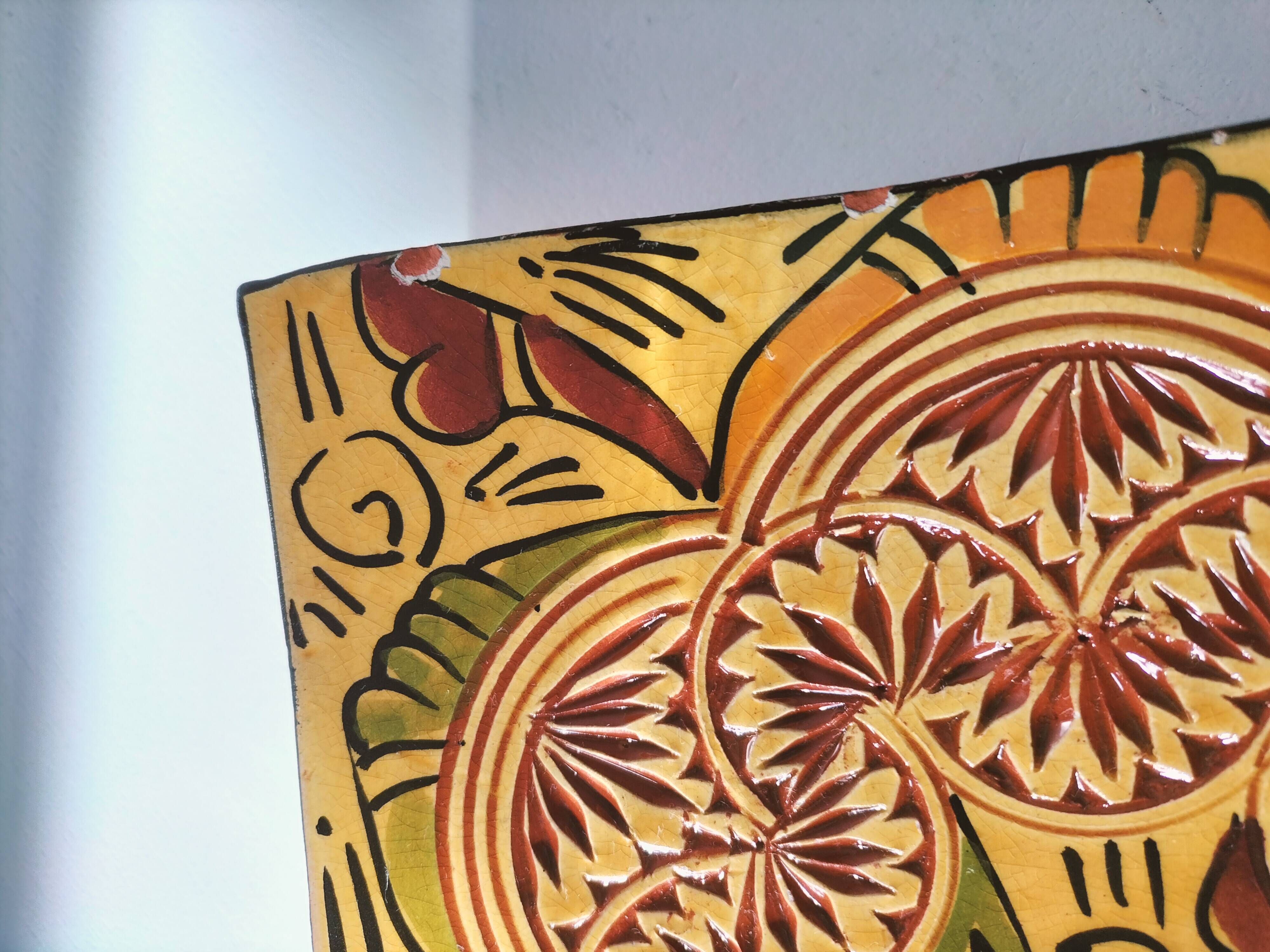 Safi earthenware trinket dish – hand-incised and glazed decoration