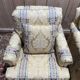 Paire de fauteuils anglais en soierie