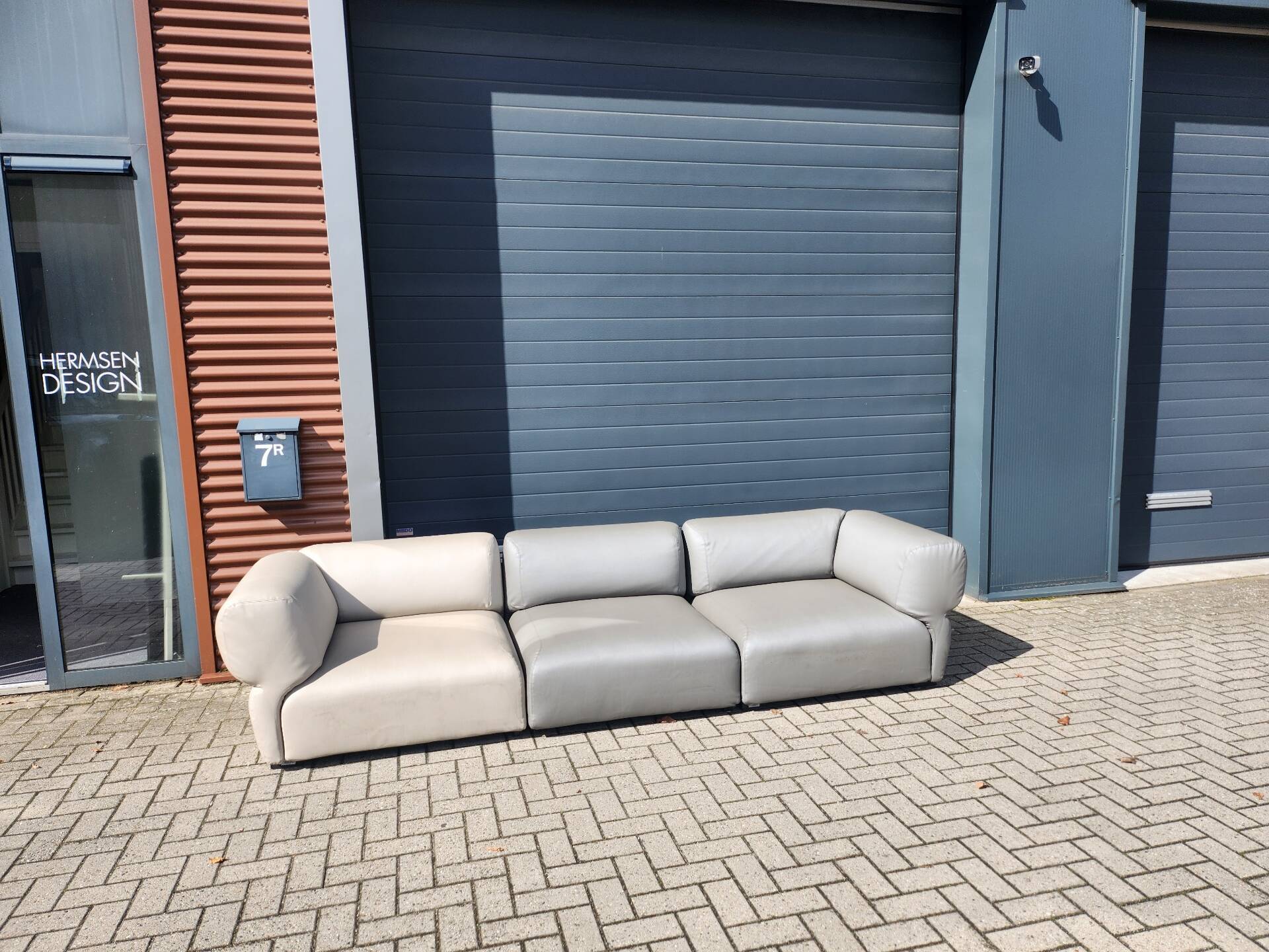 B&B italia Butterfly outdoor sofa by Patricia Urquiola